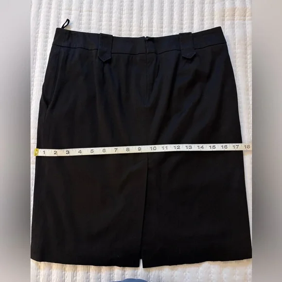 Gucci Black Pencil Skirt with Gold Details - Picture 5 of 16
